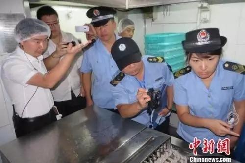 媒体:在海底捞公关面前"心软"就是对自己"残忍"